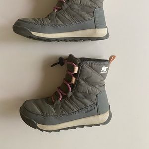 SOLD  Sorel Whitney II Short size 1. Gently used. Lots more wear in these 🫶